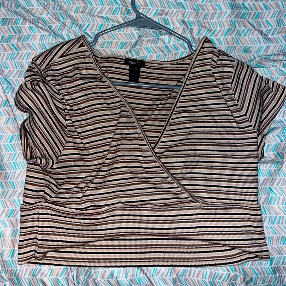 Rue 21 cropped shirt